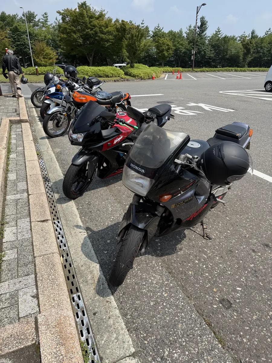 お友達(手前)CBR250R、自分(奥)Ninja250R